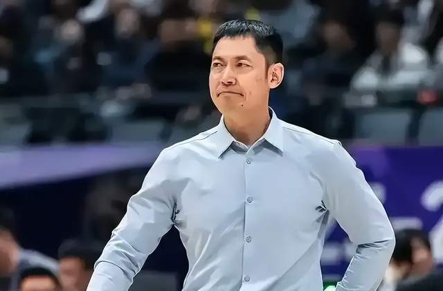 MK体育登录入口-曝张庆鹏下课，北控男篮新帅3选1，杨鸣机会不大，一外教有望上位